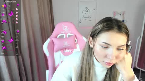 roxy_the_daedevill online show from January 13, 2025, 4:50 am