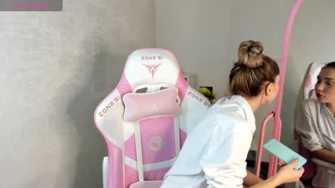 roxy_the_daedevill online show from January 22, 2025, 2:04 am