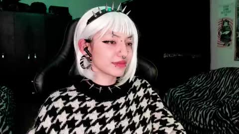 Roxy Independient model Help me to reach 50 thumbs up online show from January 10, 2026, 2:02 am