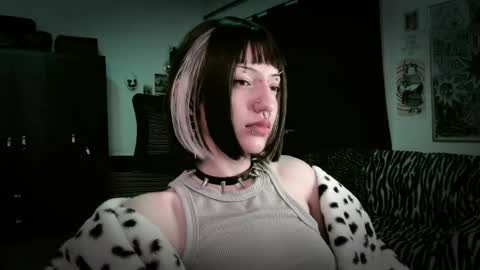 Roxy Independient model Help me to reach 50 thumbs up online show from May 15, 2026, 11:56 pm