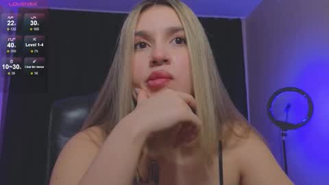 Roxy online show from November 7, 2025, 9:37 pm