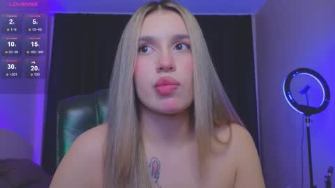 Roxy online show from November 15, 2025, 9:21 pm