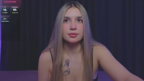 Roxy online show from November 16, 2025, 9:31 pm