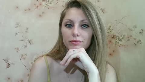 roxyfox18x01 online show from February 15, 2026, 8:57 am