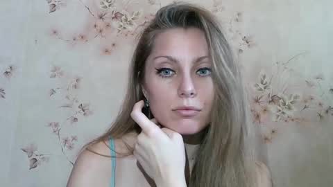 roxyfox18x01 online show from March 8, 2026, 9:13 am