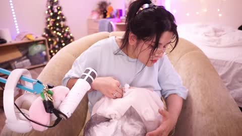 roxysuh online show from December 28, 2024, 7:44 am