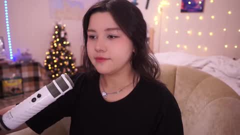 roxysuh online show from February 17, 2025, 9:13 am