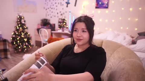 roxysuh online show from February 19, 2025, 11:06 am