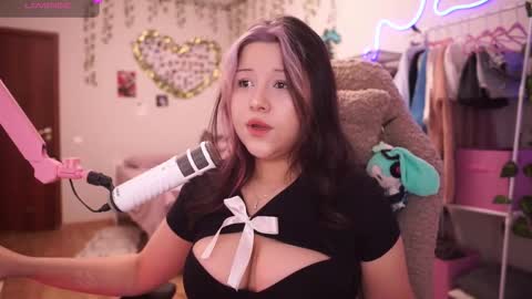 roxysuh online show from December 5, 2025, 7:39 am