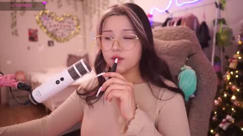 roxysuh online show from December 18, 2025, 7:14 am