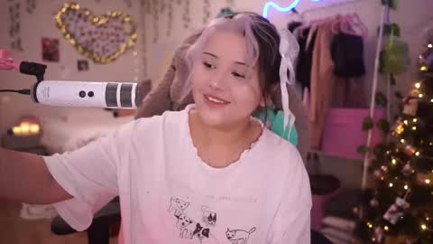 roxysuh online show from December 22, 2025, 7:27 am