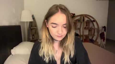 Roxy online show from May 5, 2026, 12:13 pm