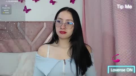 Snapshot of roxyy_fox chatting on June 4, 2026, 2:50 am Roxy online show from June 4, 2026, 2:50 am