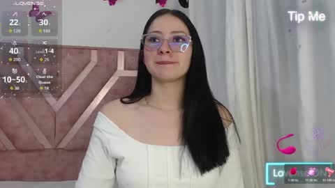 Snapshot of roxyy_fox chatting on June 28, 2026, 7:47 am Roxy online show from June 28, 2026, 7:47 am