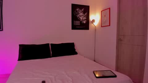 Snapshot of roxyy_x chatting on February 21, 2025, 9:54 pm val online show from February 21, 2025, 9:54 pm