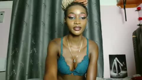 Softluxe online show from April 9, 2026, 9:04 am