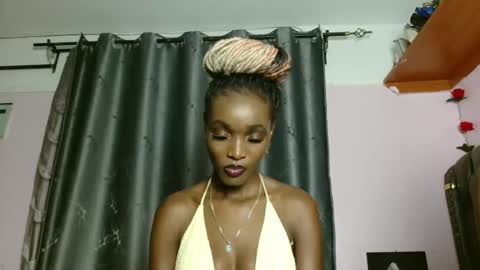 Softluxe online show from April 21, 2026, 7:03 am