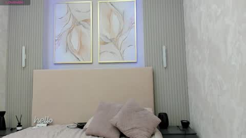 AnikaIm so hot that Ive already burned myself do you want me to set you on fire too  online show from October 22, 2025, 5:30 am