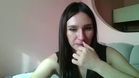 Roza05x online show from October 13, 2025, 9:31 am