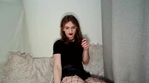 Rose  online show from March 17, 2026, 8:34 pm