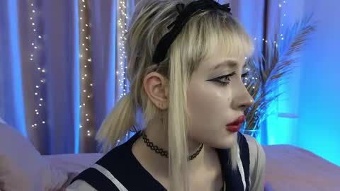 Rraffaellka online show from April 19, 2026, 9:50 pm