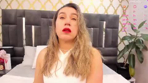 Snapshot of rubby_taylor chatting on June 25, 2026, 2:43 pm RubbyTaylor online show from June 25, 2026, 2:43 pm