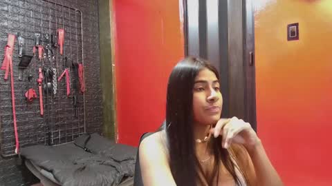  Rubi  online show from December 17, 2024, 10:11 pm