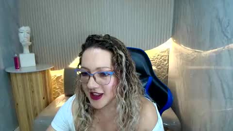 rubia_encantada_r online show from February 20, 2026, 8:20 pm