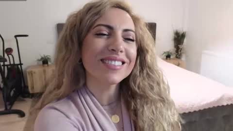 Ruby online show from December 2, 2025, 1:44 am