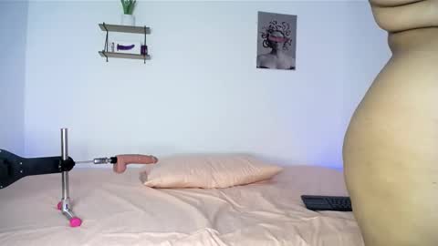 ruby_nic online show from September 10, 2025, 1:22 pm