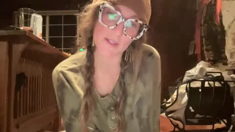 Snapshot of rubywavesback chatting on December 17, 2025, 5:02 am rubywavesback online show from December 17, 2025, 5:02 am