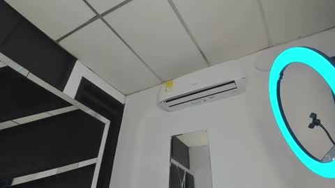 rubyxht online show from November 29, 2025, 2:09 pm