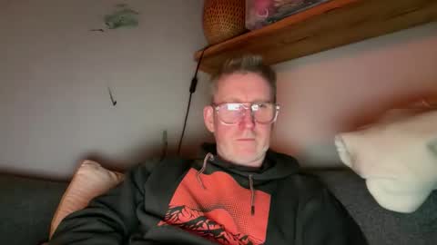 Snapshot of ruedog72 chatting on October 12, 2025, 2:10 am ruedog72 online show from October 12, 2025, 2:10 am