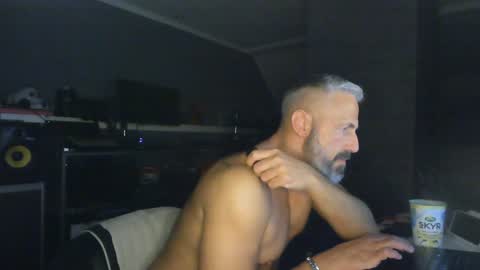 Snapshot of ruffi77 chatting on February 6, 2025, 1:16 am Chico que rico Caliente online show from February 6, 2025, 1:16 am