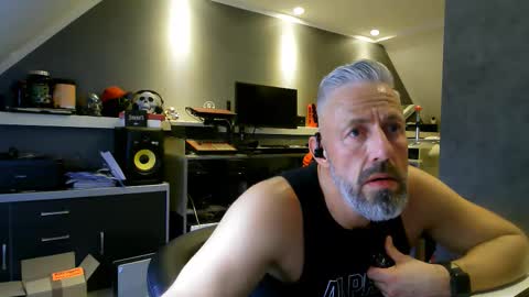 Snapshot of ruffi77 chatting on September 12, 2025, 10:59 am Chico que rico Caliente online show from September 12, 2025, 10:59 am