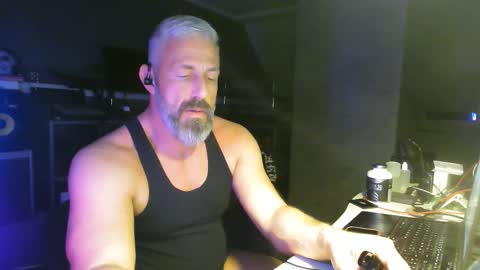 Snapshot of ruffi77 chatting on January 18, 2026, 12:03 am Chico que rico Caliente online show from January 18, 2026, 12:03 am