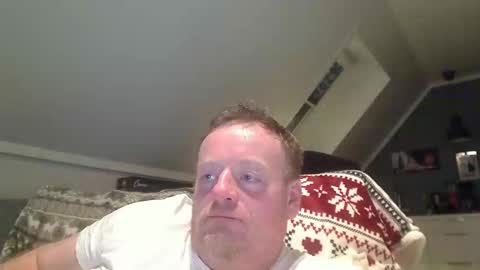 Snapshot of runepetter chatting on January 8, 2025, 11:41 pm bignorwegian online show from January 8, 2025, 11:41 pm