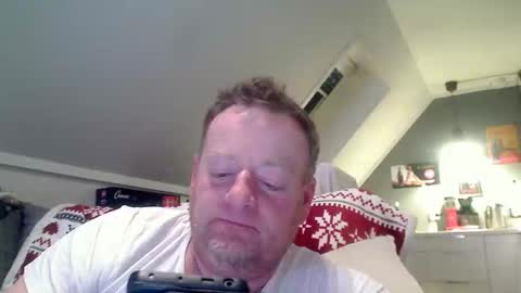 Snapshot of runepetter chatting on January 12, 2025, 8:14 pm bignorwegian online show from January 12, 2025, 8:14 pm