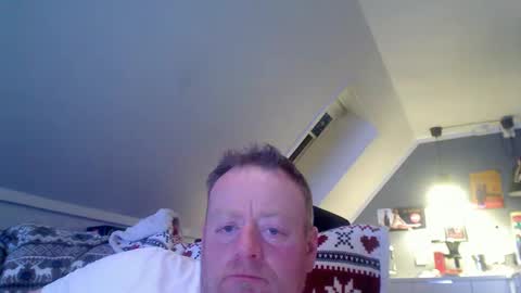 Snapshot of runepetter chatting on February 18, 2025, 11:41 pm bignorwegian online show from February 18, 2025, 11:41 pm