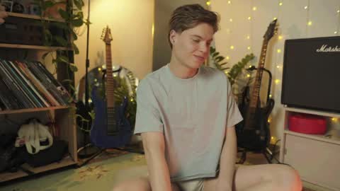 rusbradpitt online show from March 12, 2026, 4:35 pm