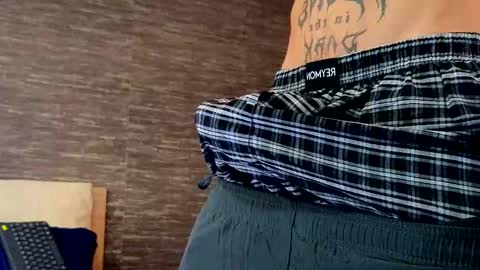  R U S S E L L  online show from February 26, 2025, 2:36 pm