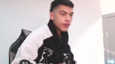  R U S S E L L  online show from January 15, 2026, 11:59 am