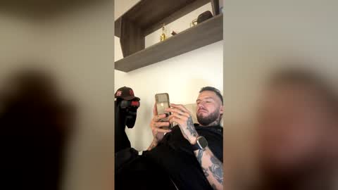 Snapshot of russo_fox chatting on May 6, 2026, 12:41 am russo_fox online show from May 6, 2026, 12:41 am