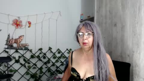 ruth_blue21 online show from February 19, 2025, 4:01 am