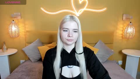 ruthbryant online show from September 14, 2025, 1:38 am