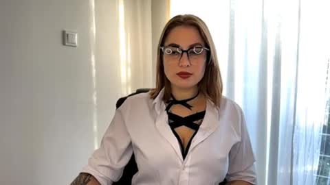 Nika online show from September 19, 2025, 3:56 pm