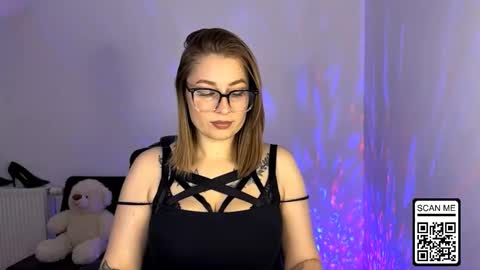 Nika online show from November 12, 2025, 7:57 pm