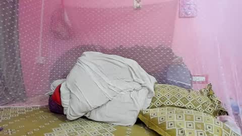 Snapshot of rwb17 chatting on February 10, 2025, 5:30 pm rwb17 online show from February 10, 2025, 5:30 pm