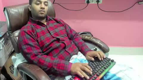 Snapshot of rwb17 chatting on November 16, 2025, 1:17 pm rwb17 online show from November 16, 2025, 1:17 pm