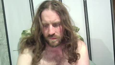 rwb1982 online show from April 21, 2026, 11:40 pm